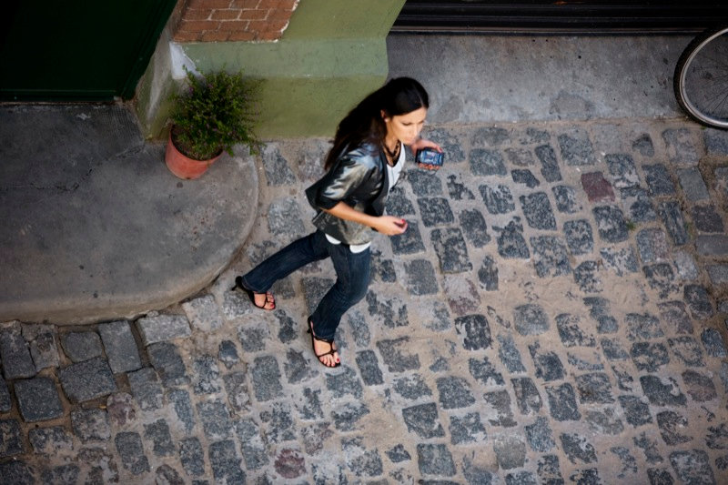 Illustration for article titled 12-Megapixel Sony Ericsson Idou Is Now Satio; Smokin' Hot Model Sold Separately